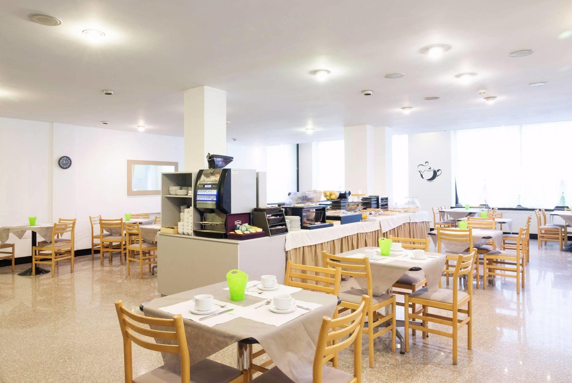 Hotel Junior Rimini Zewnętrze zdjęcie